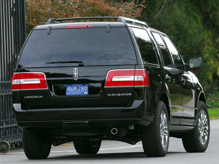  Lincoln Navigator 2006 года  (фото 2 из 82)